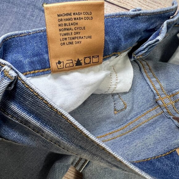 Driftwood Jackie Embroidered Jeans Size 26 Floral Distressed Light Wash Skinny - Picture 8 of 15